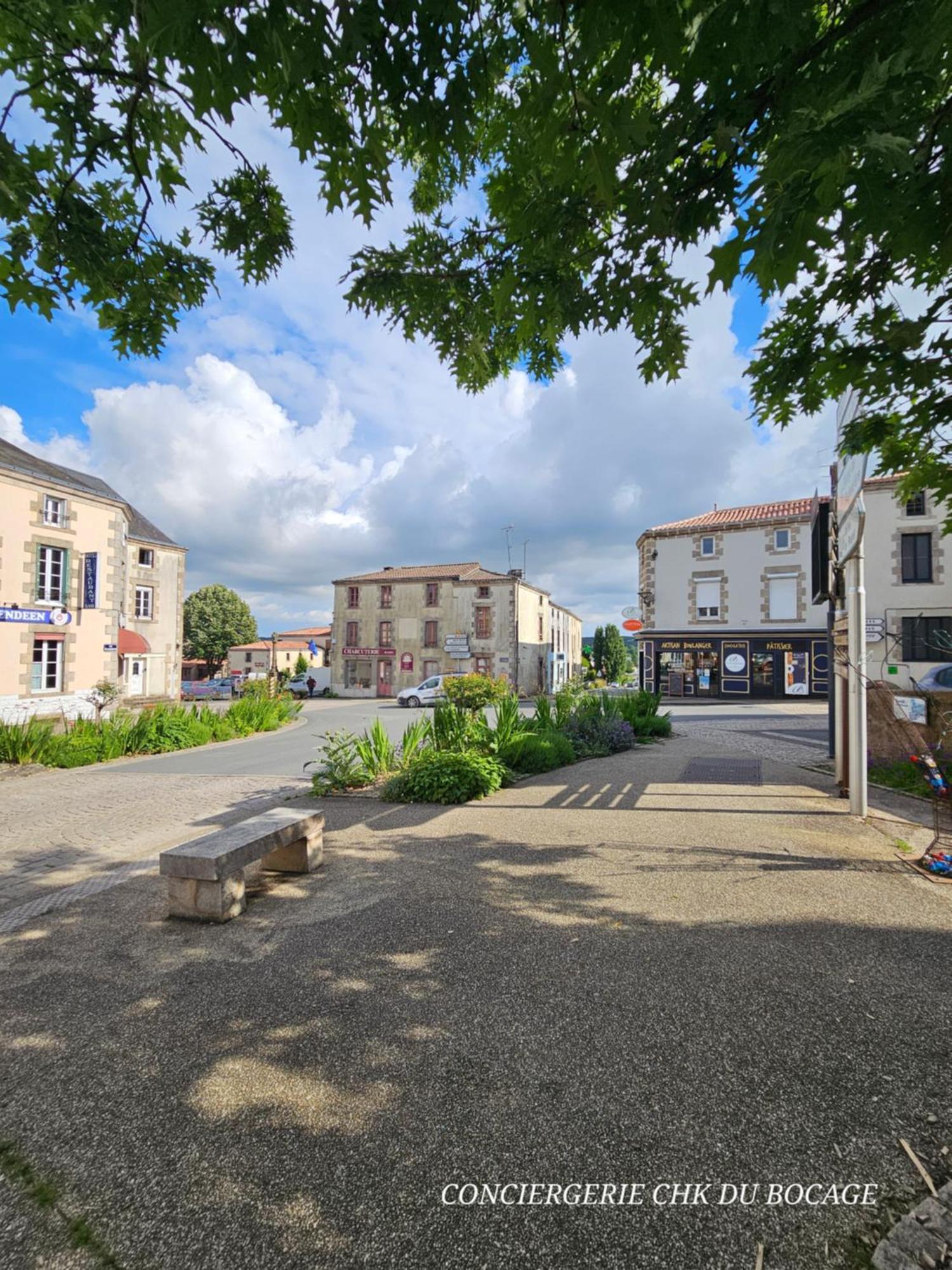 Le Qg Des Epesses A 5 Min Du Puy Dufou Villa Les Epesses Exterior photo